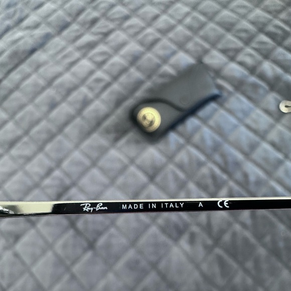 Ray-Ban Erika Black Sunglasses with Blue Mirrored Lenses LIKE NEW - Picture 8 of 8